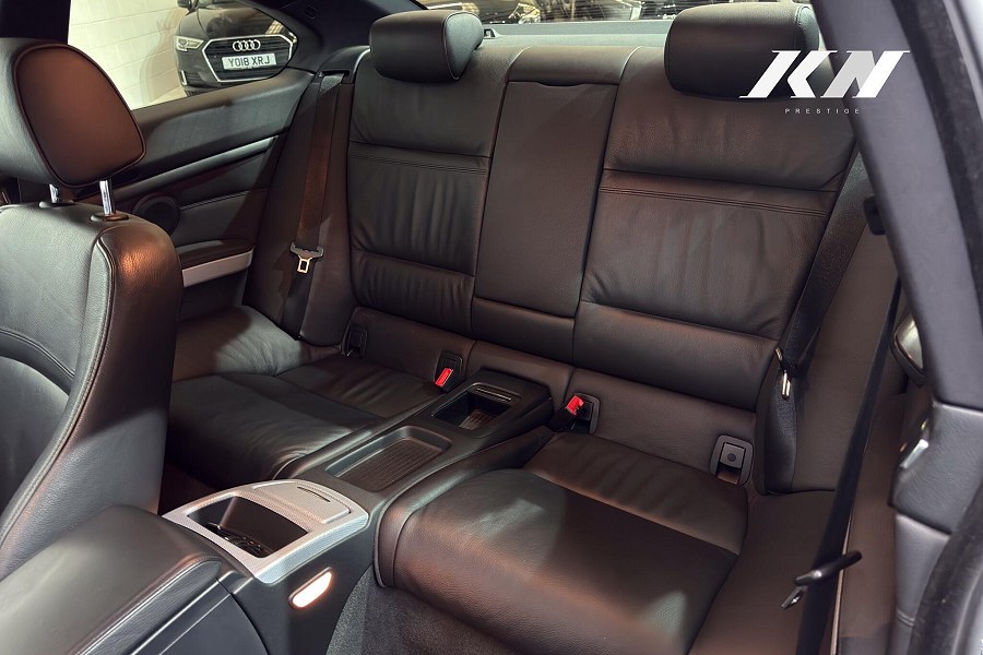 2009 BMW 3 Series photo 13