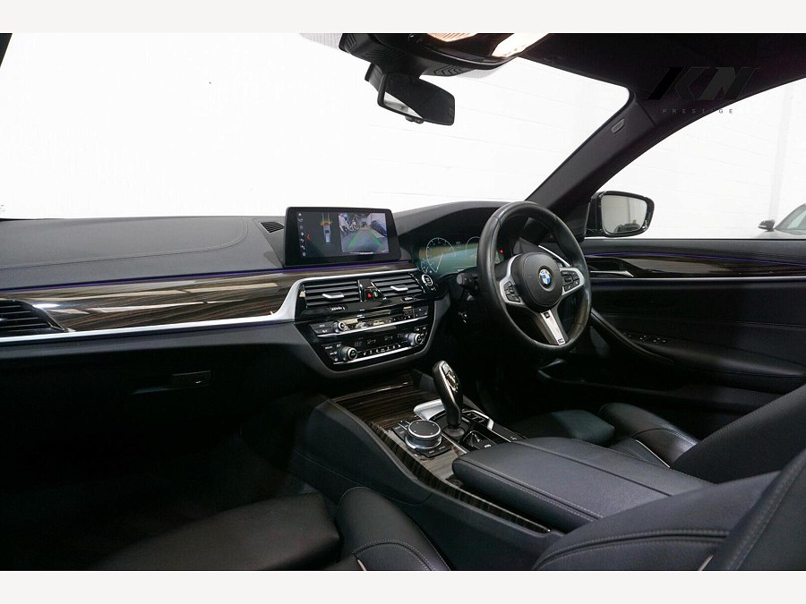 2018 BMW 5 Series photo 3