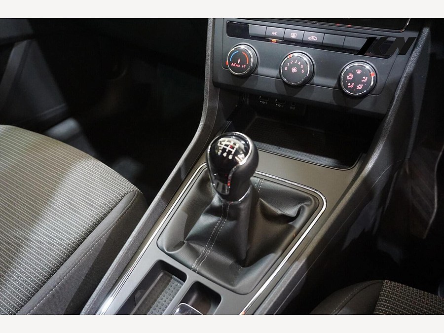 2017 SEAT Leon photo 12