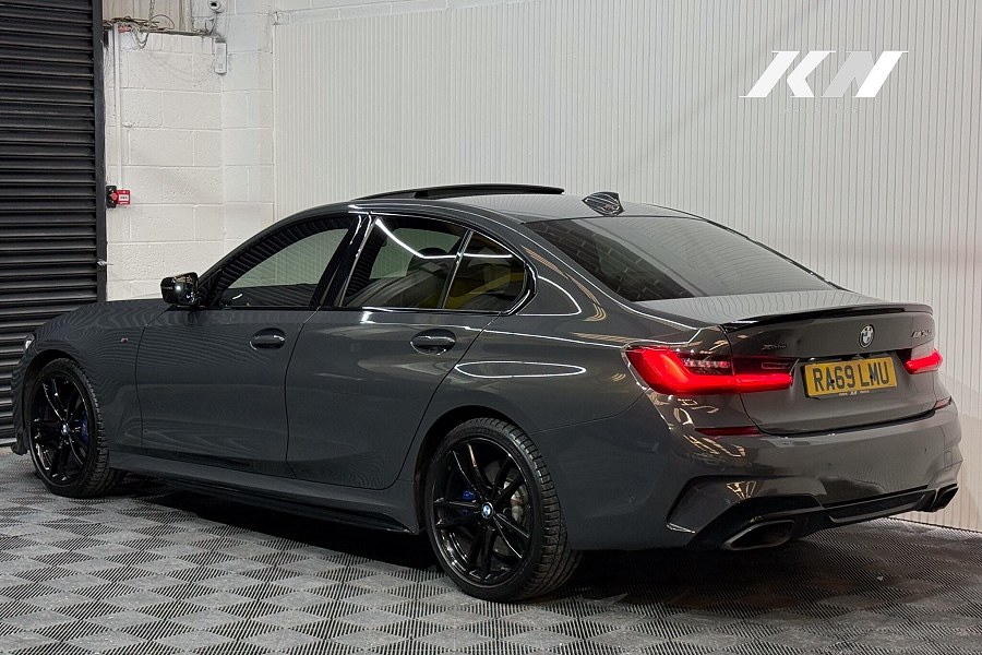 2019 BMW 3 Series photo 11