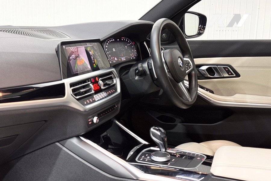 2019 BMW 3 Series photo 4
