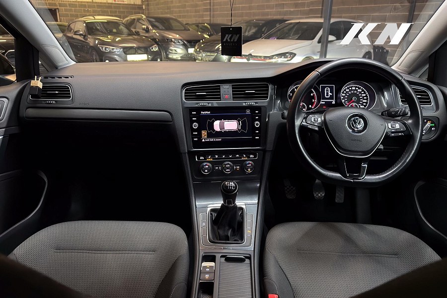 2019 Volkswagen Golf photo 7