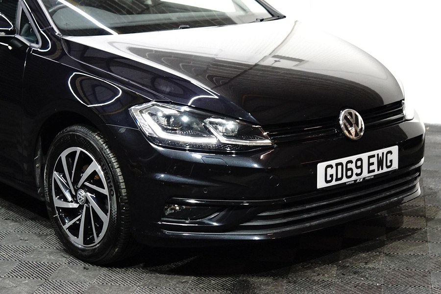 2019 Volkswagen Golf photo 3