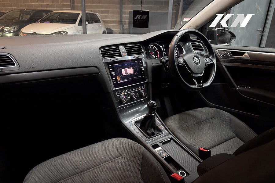 2019 Volkswagen Golf photo 9