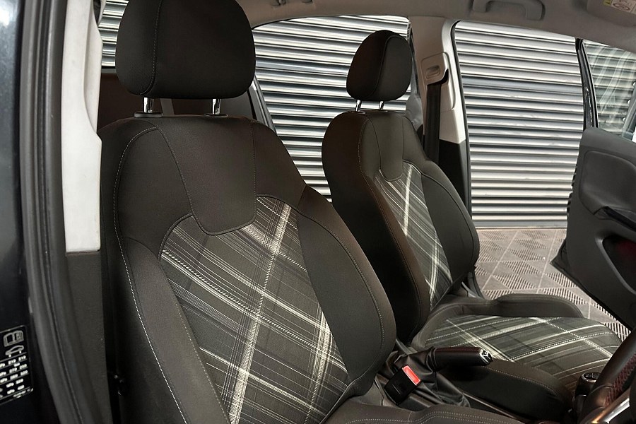 2015 Vauxhall Corsa photo 10