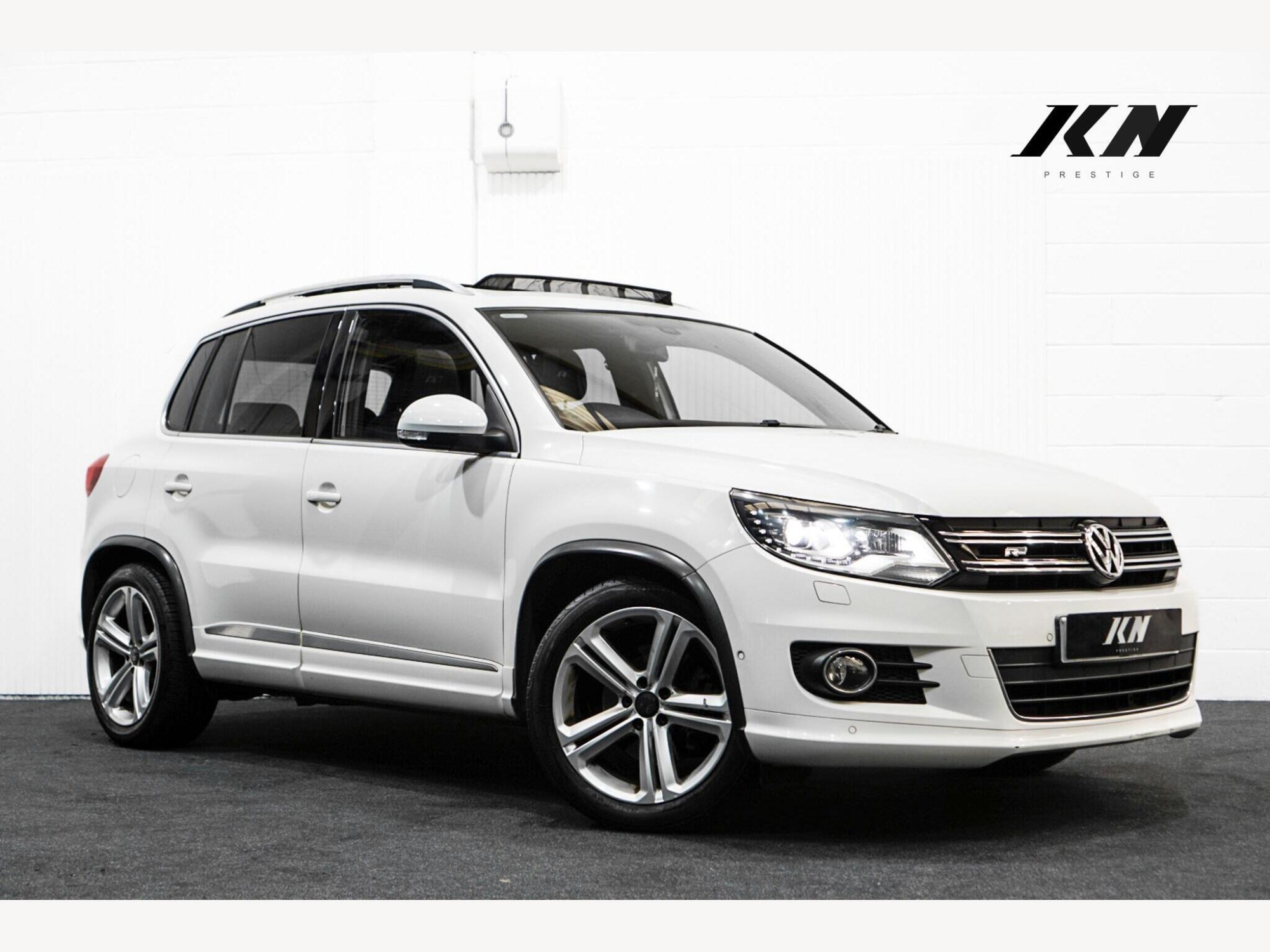 2013 Volkswagen Tiguan 2.0 TDI BlueMotion Tech R-Line 4WD Euro 5 (s/s) 5dr for sale at Kayenn Prestige
