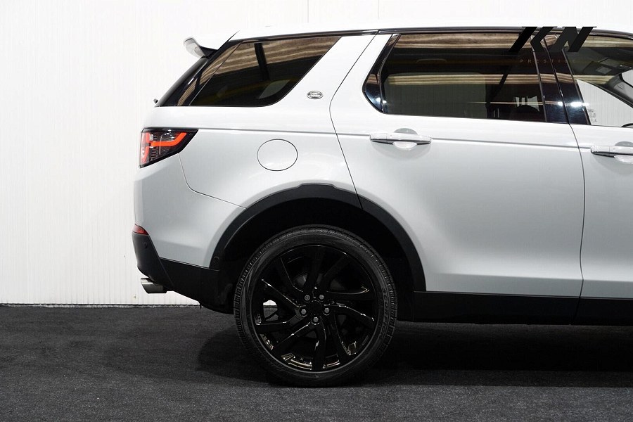 2015 Land Rover Discovery Sport photo 13