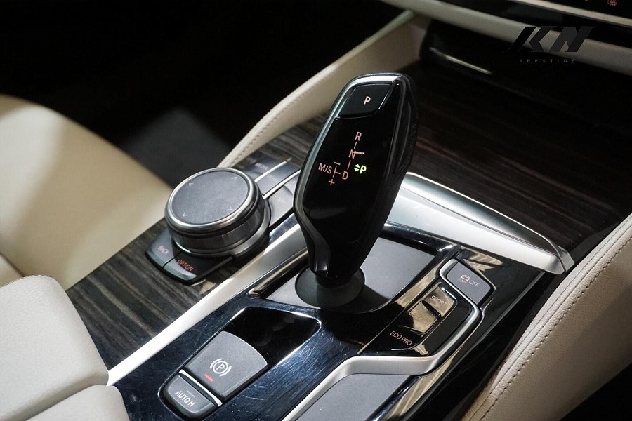 2017 BMW 5 Series photo 10
