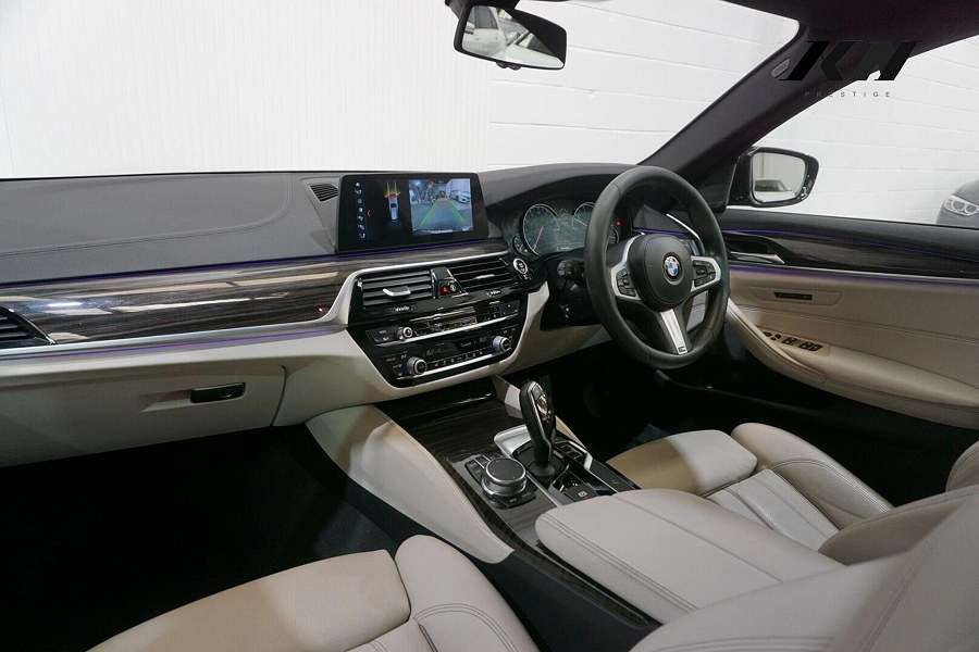 2017 BMW 5 Series photo 3