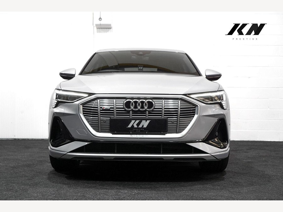 2022 Audi e-tron photo 4