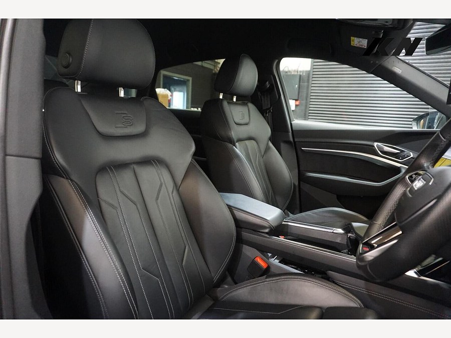 2022 Audi e-tron photo 11