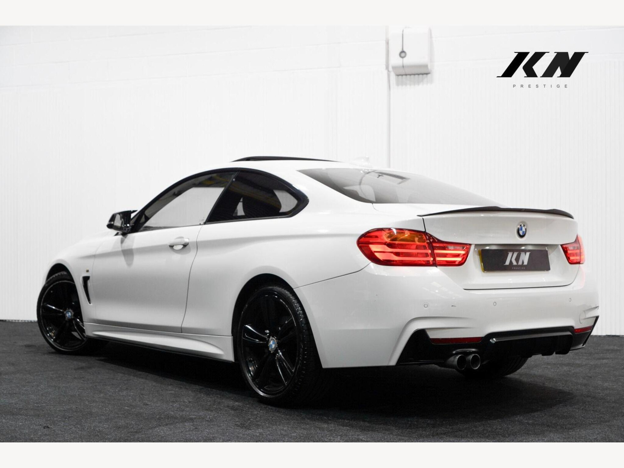 BMW 4 Series photo 2