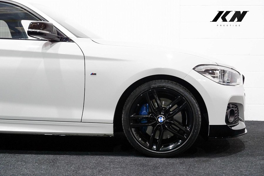 2017 BMW 1 Series photo 8