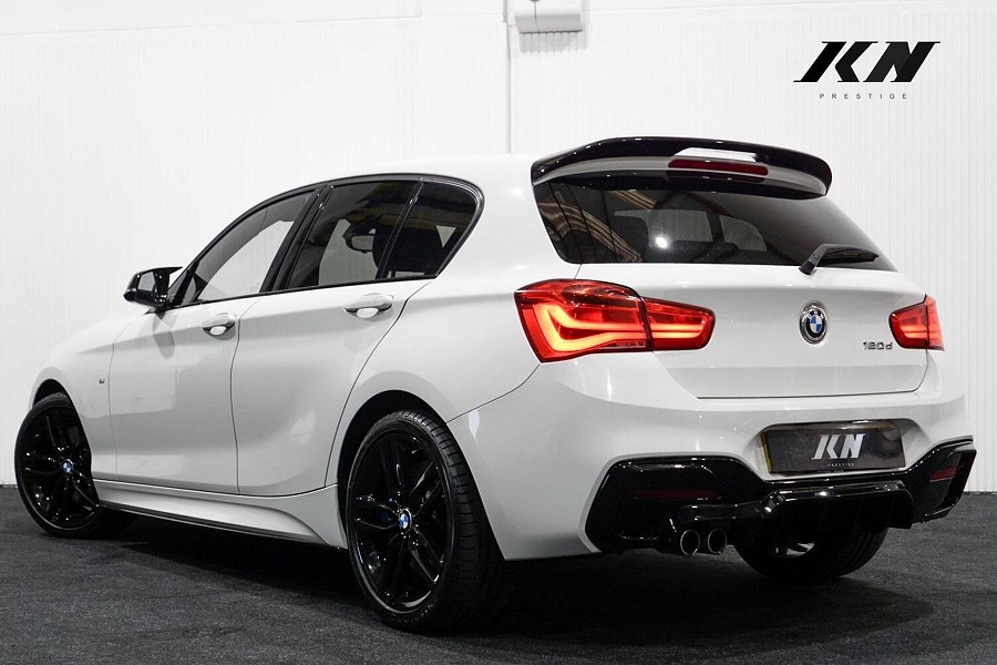 BMW 1 Series photo 2