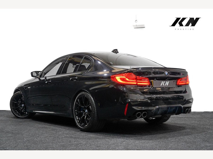 BMW M5 photo 2