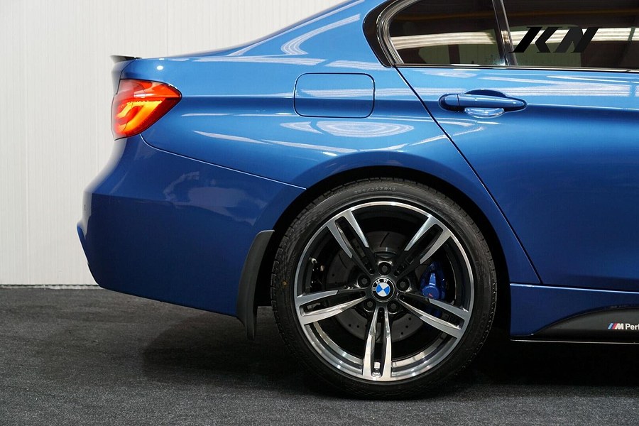 2016 BMW 3 Series photo 12