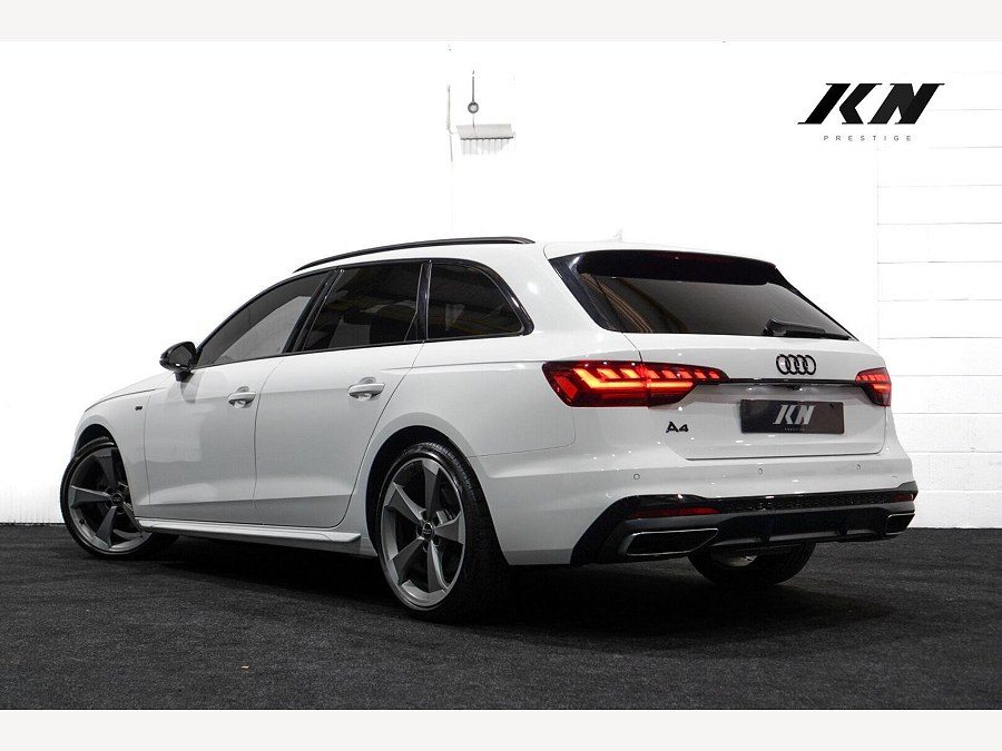 2019 Audi A4 Avant photo 2