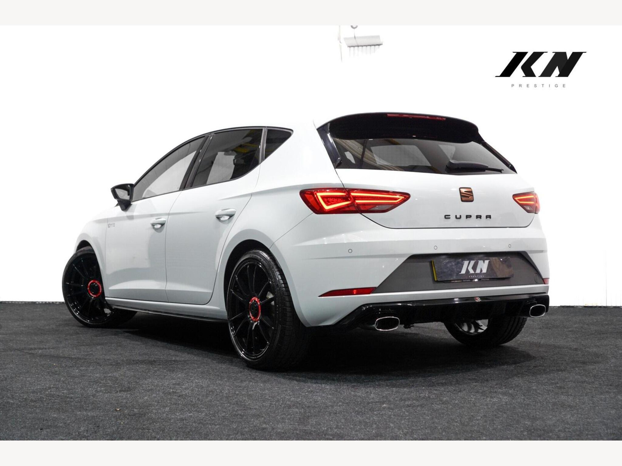 SEAT Leon photo 2