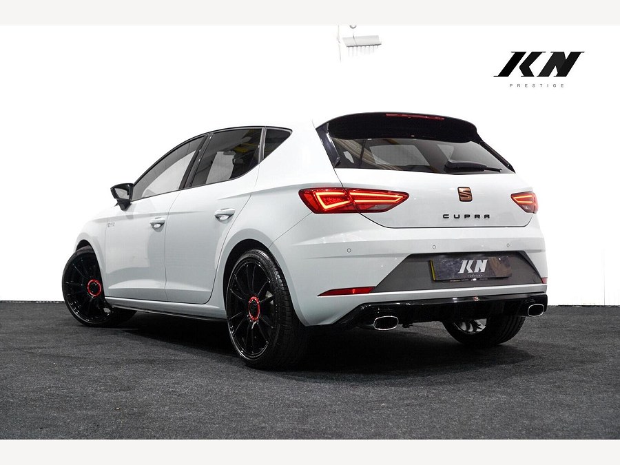 2020 SEAT Leon photo 2