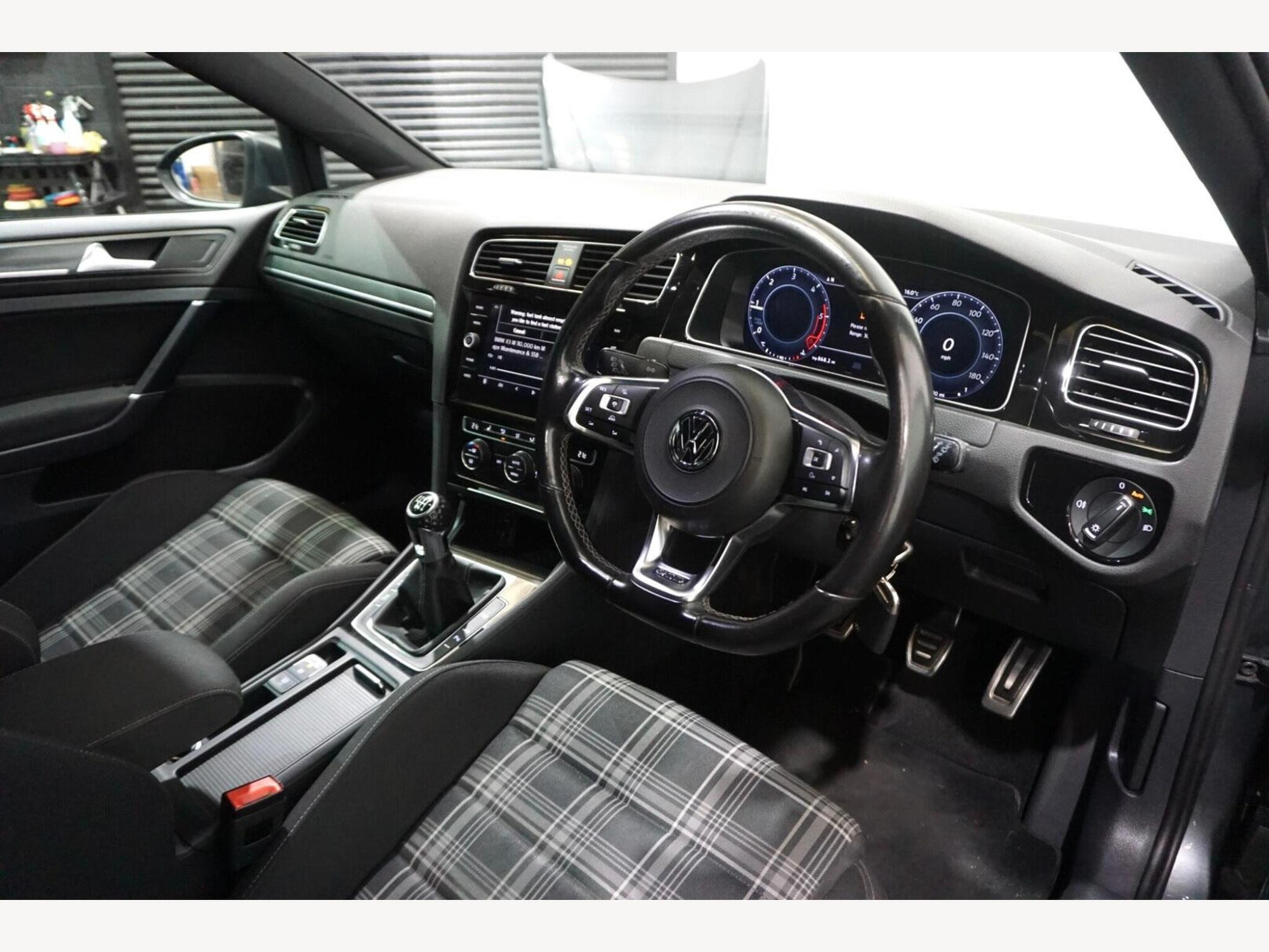 Volkswagen Golf photo 2