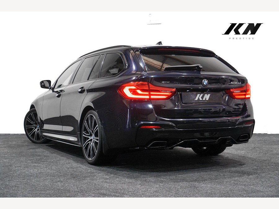 2017 BMW 5 Series photo 2
