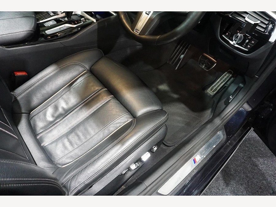 2017 BMW 5 Series photo 8