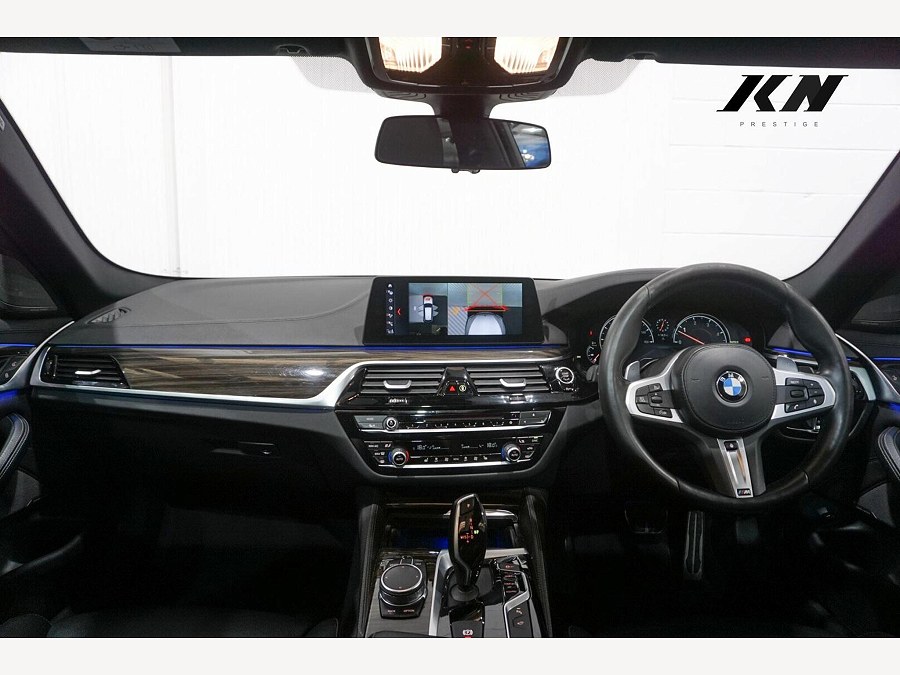 2017 BMW 5 Series photo 3