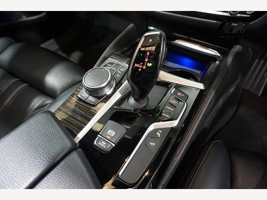 2017 BMW 5 Series photo 6
