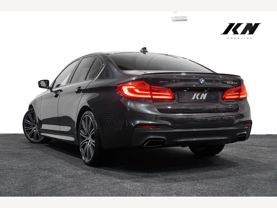 2019 BMW 5 Series photo 2