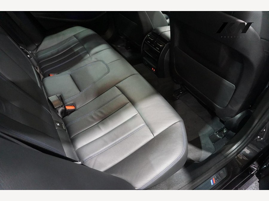 2019 BMW 5 Series photo 13