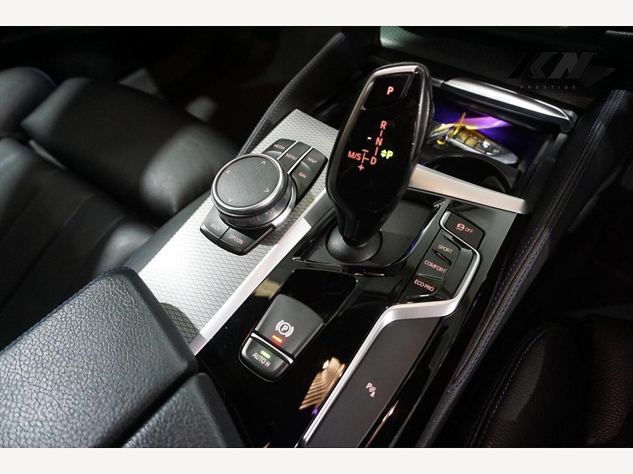 2019 BMW 5 Series photo 8