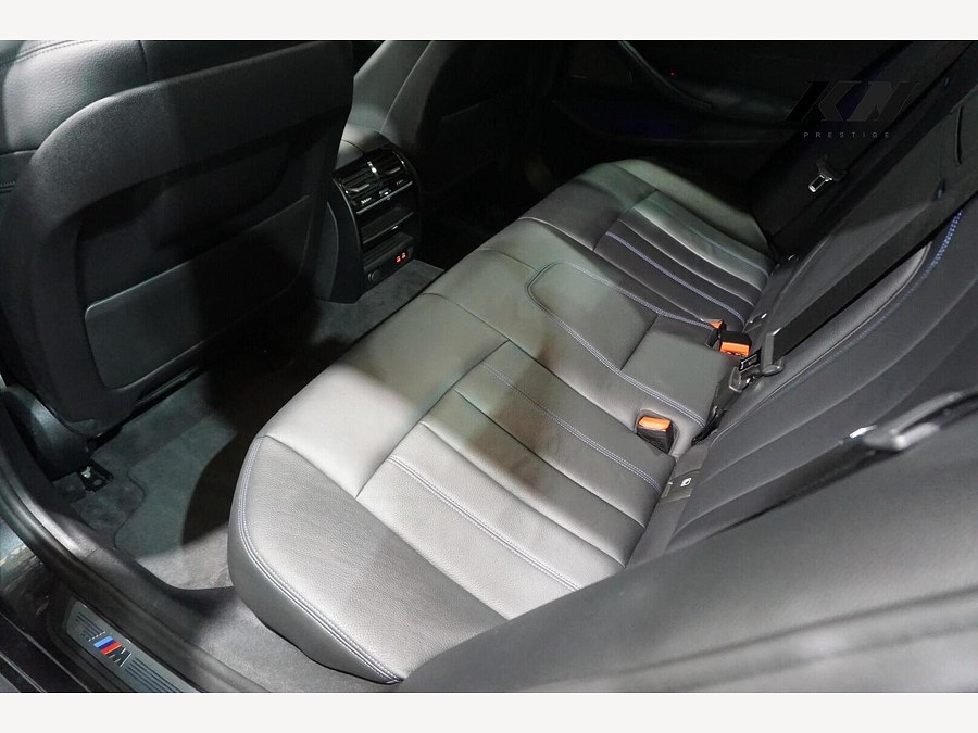 2019 BMW 5 Series photo 12