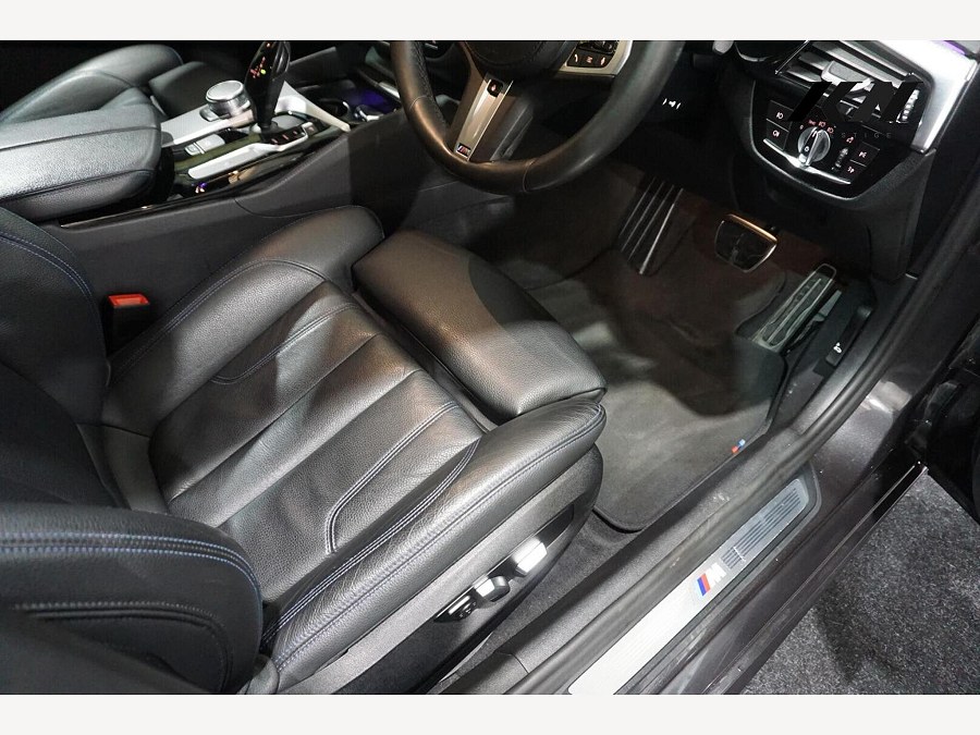 2019 BMW 5 Series photo 6