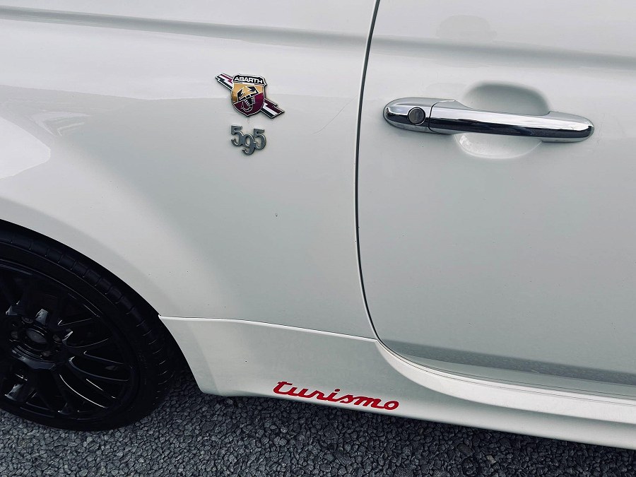 2016 Abarth 595 photo 10