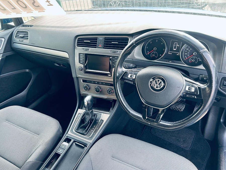 2014 Volkswagen Golf photo 10
