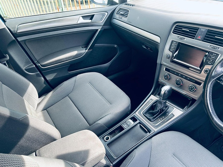 2014 Volkswagen Golf photo 8