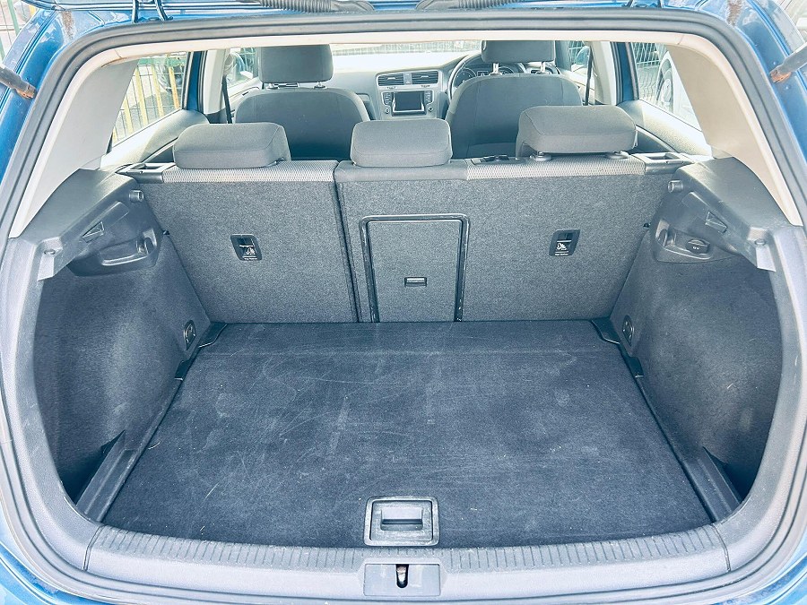 2014 Volkswagen Golf photo 13