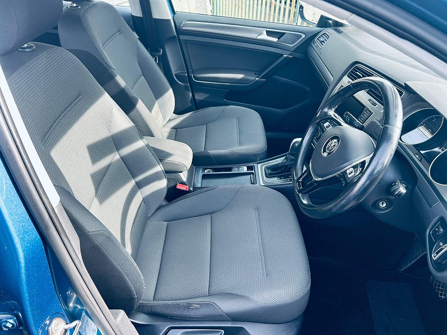 2014 Volkswagen Golf photo 9