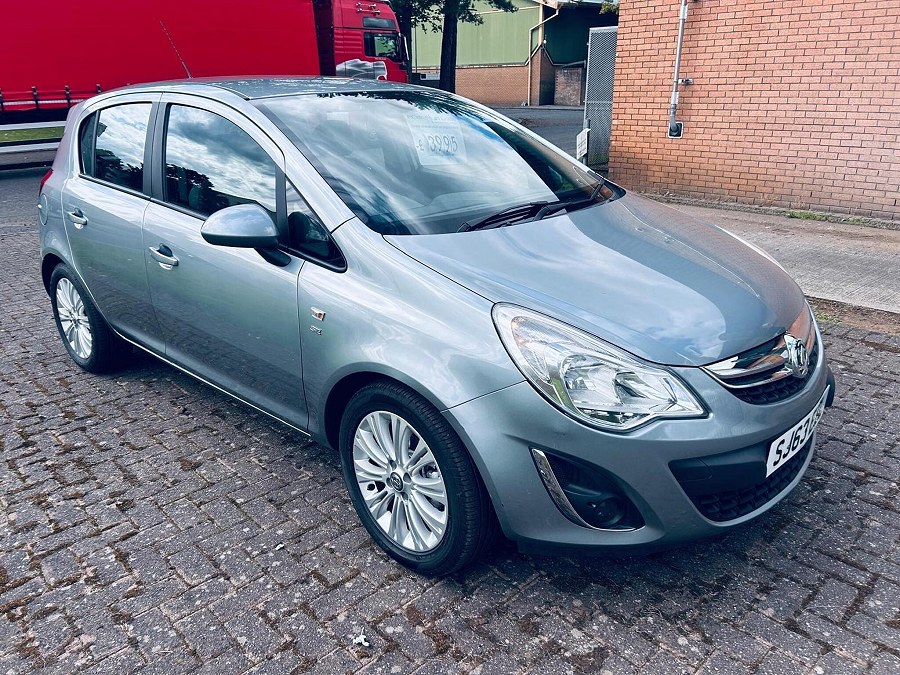 2013 Vauxhall Corsa photo 1