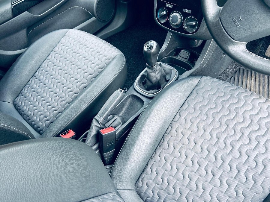 2013 Vauxhall Corsa photo 12