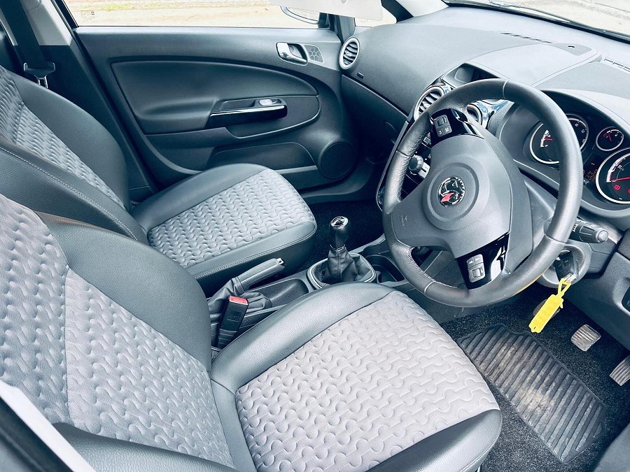 2013 Vauxhall Corsa photo 11