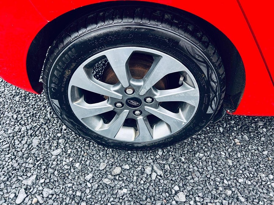 2020 Ford Fiesta photo 14