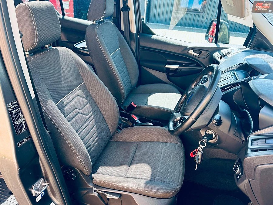 2016 Ford Tourneo Connect photo 12
