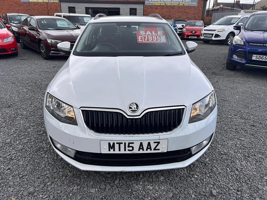 2015 Skoda Octavia photo 2
