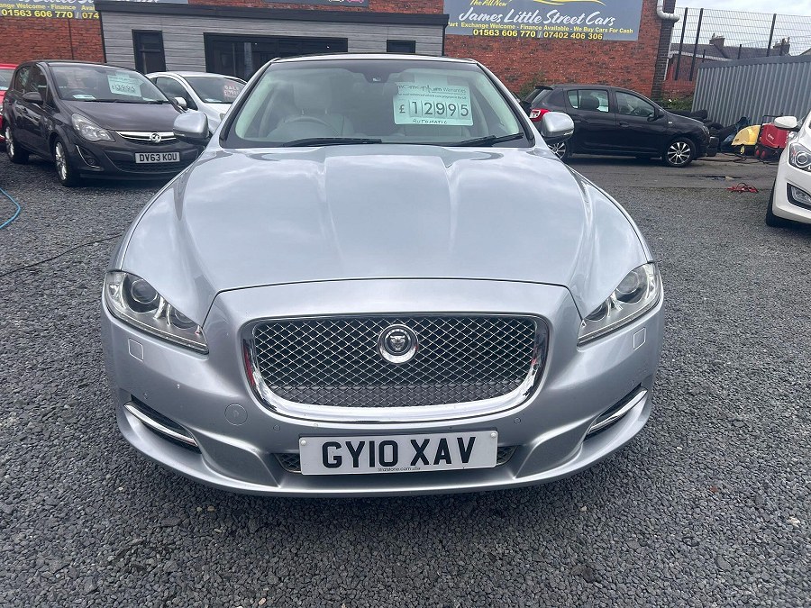 2010 Jaguar XJ photo 2