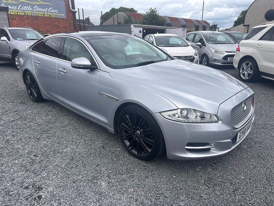 2010 Jaguar XJ photo 5