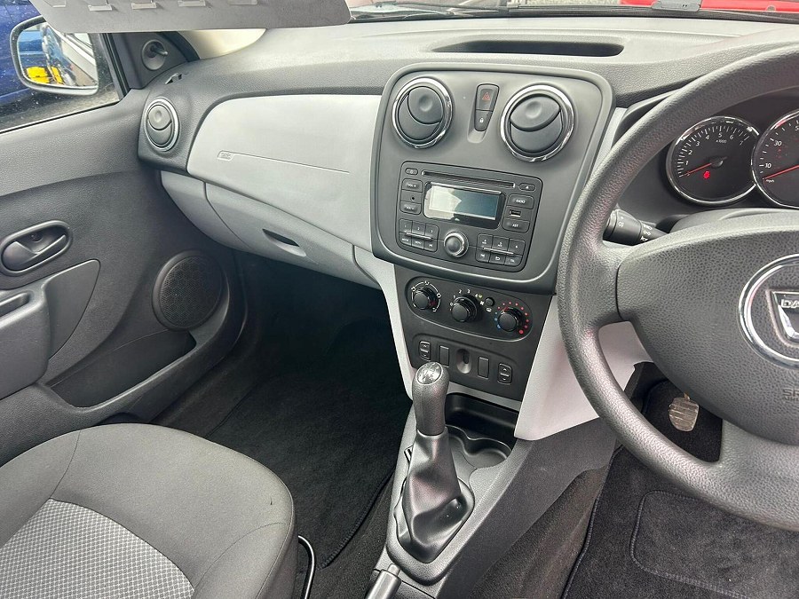 2014 Dacia Sandero photo 8