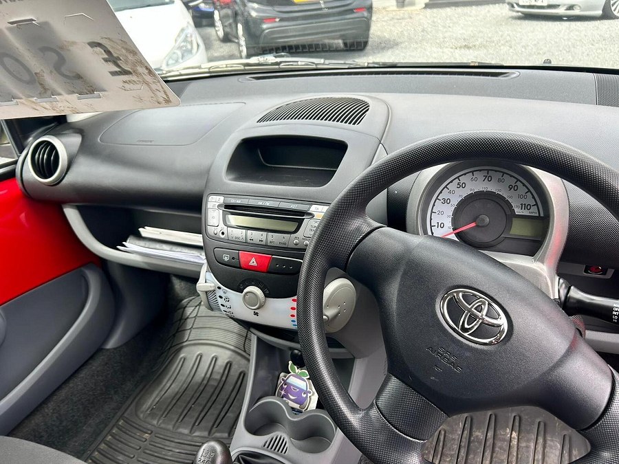 2011 Toyota AYGO photo 10