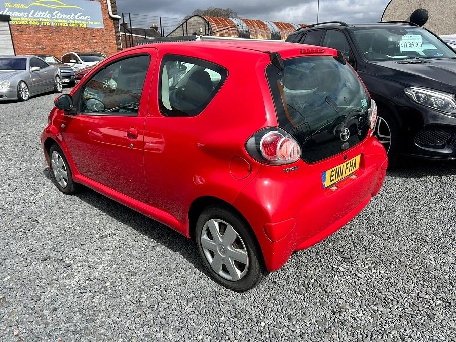 2011 Toyota AYGO photo 2