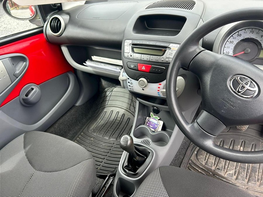 2011 Toyota AYGO photo 11